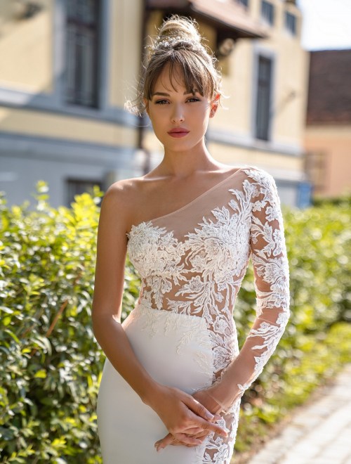 https://elisebride.ro/images/stories/virtuemart/product/8 Clara       (2).jpg